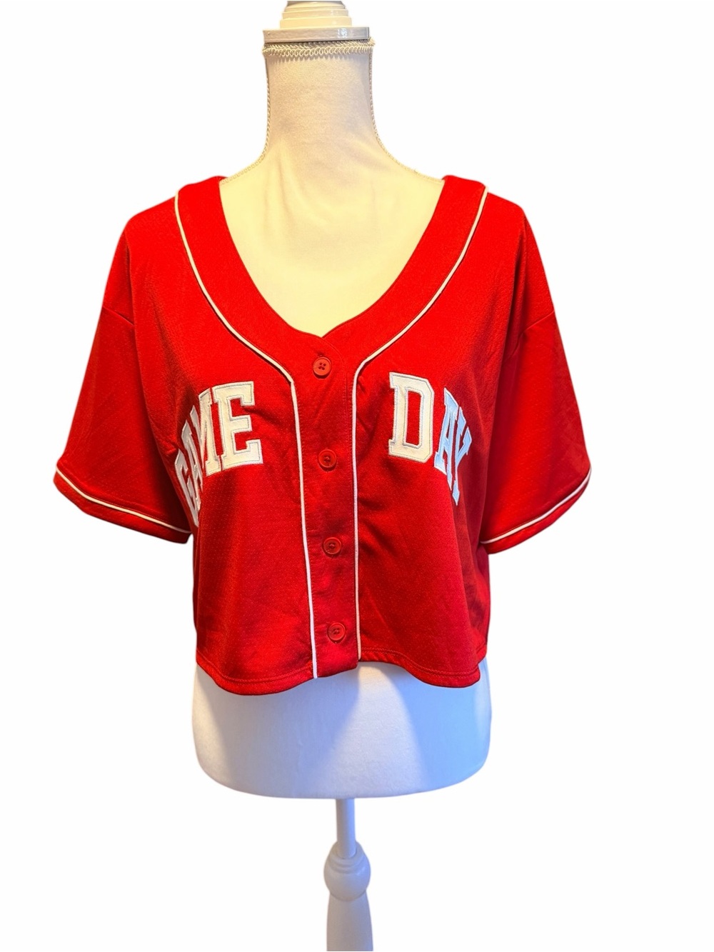 NWT wild fable Red Cropped Game Day Button-Up Top Size Small